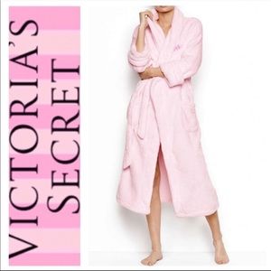 BEAUTIFUL VS PINK SOFT ROBE